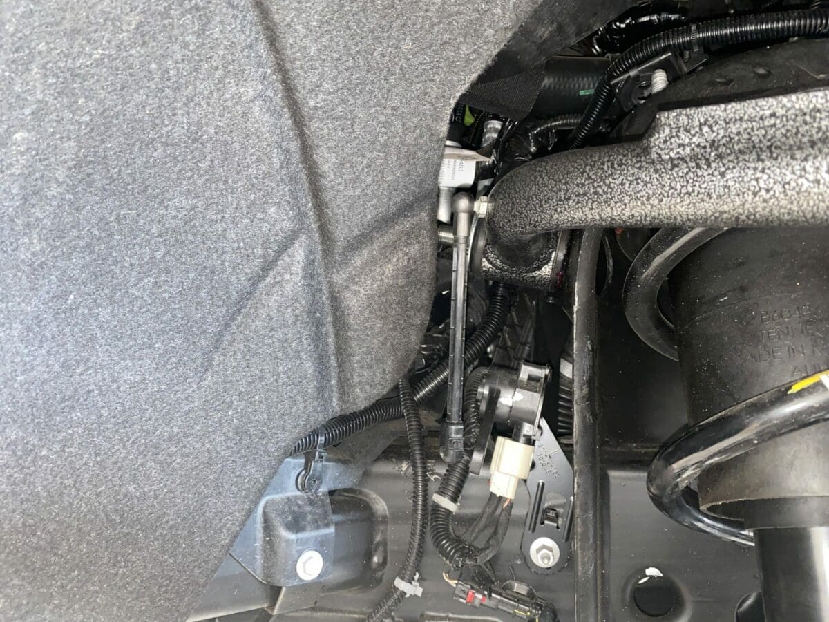 2019-PRESENT GM1500 DENALI 3/5 LOWERING KIT W/ HELPER BAGS by IHC Suspension – product detail 4